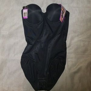 Maidenform flexees 34b nwt